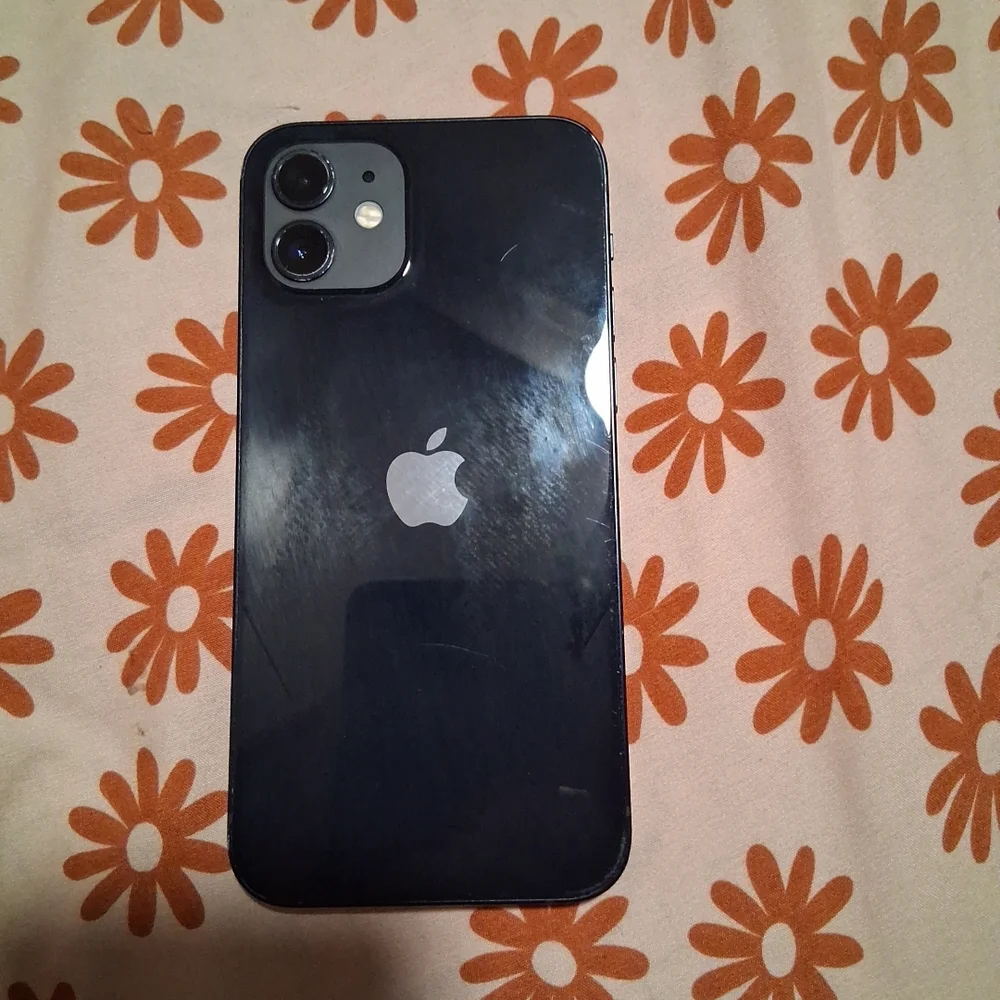 Apple iPhone 12 - Midnight Black